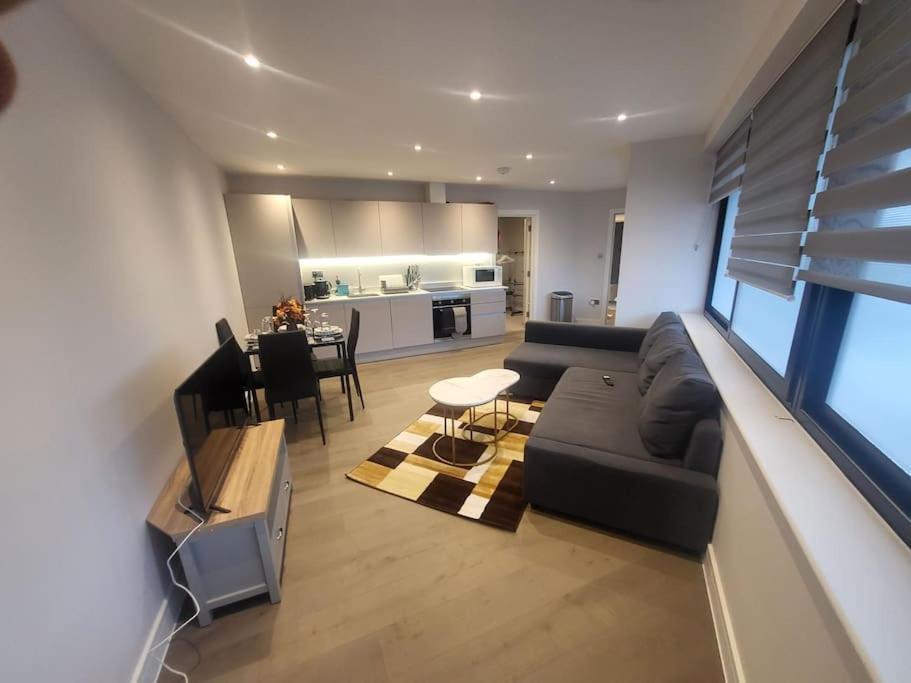 Entire Reigate Apartment Hosted By Pius Dış mekan fotoğraf