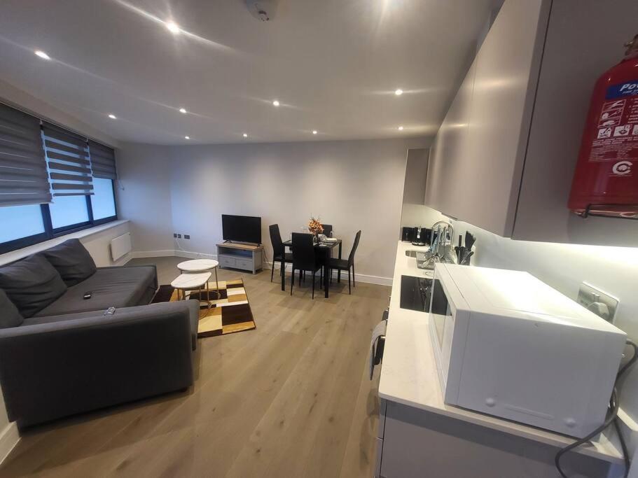 Entire Reigate Apartment Hosted By Pius Dış mekan fotoğraf